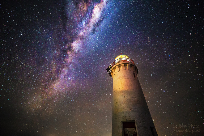The Light House | Great Ocean Road by Le Bin (milky way at Port Fairy)